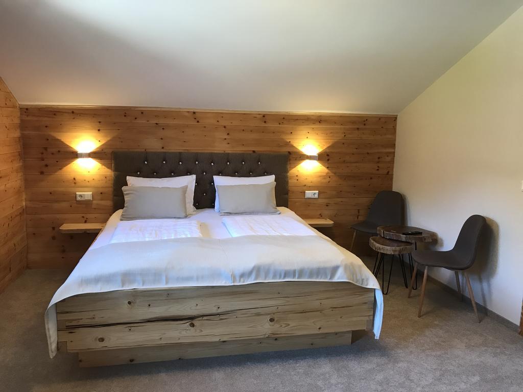 Hotel Oberwinklgut Bischofshofen Zimmer foto